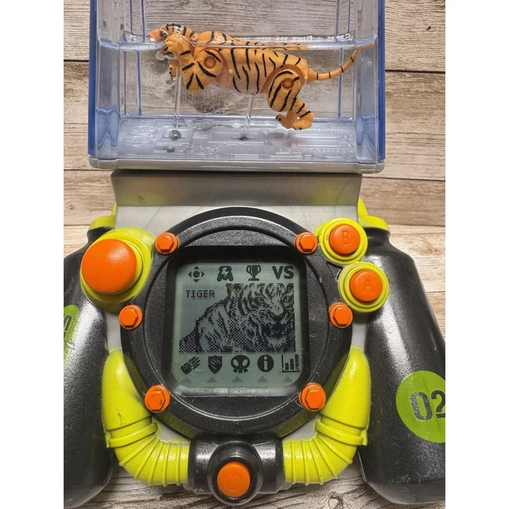 2007 Lot Bio Bytes 5 Animal Electronic Handheld Travel Game Water Tank